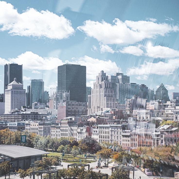 Parents evaluating schools in Italy